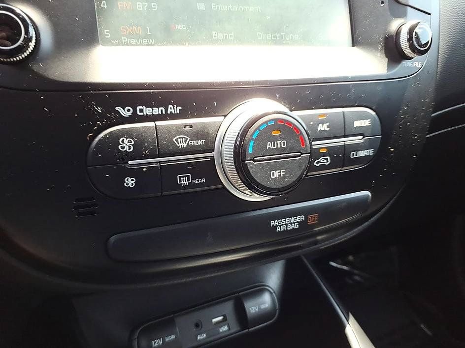 Used 2018 Kia Soul + FWD image 28