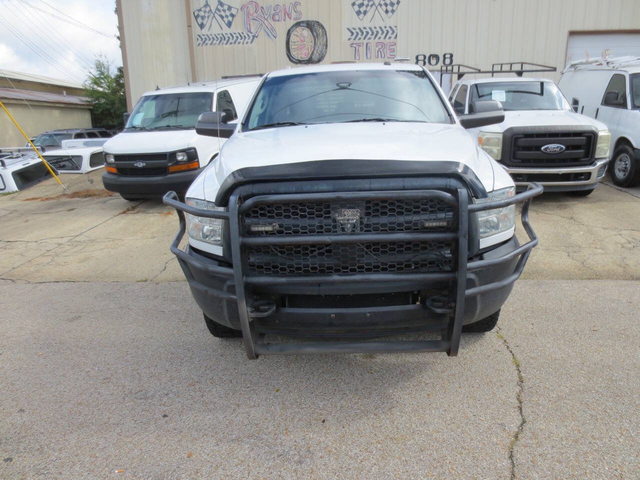 Used 2017 RAM 3500 Tradesman AWD/4WD image 3