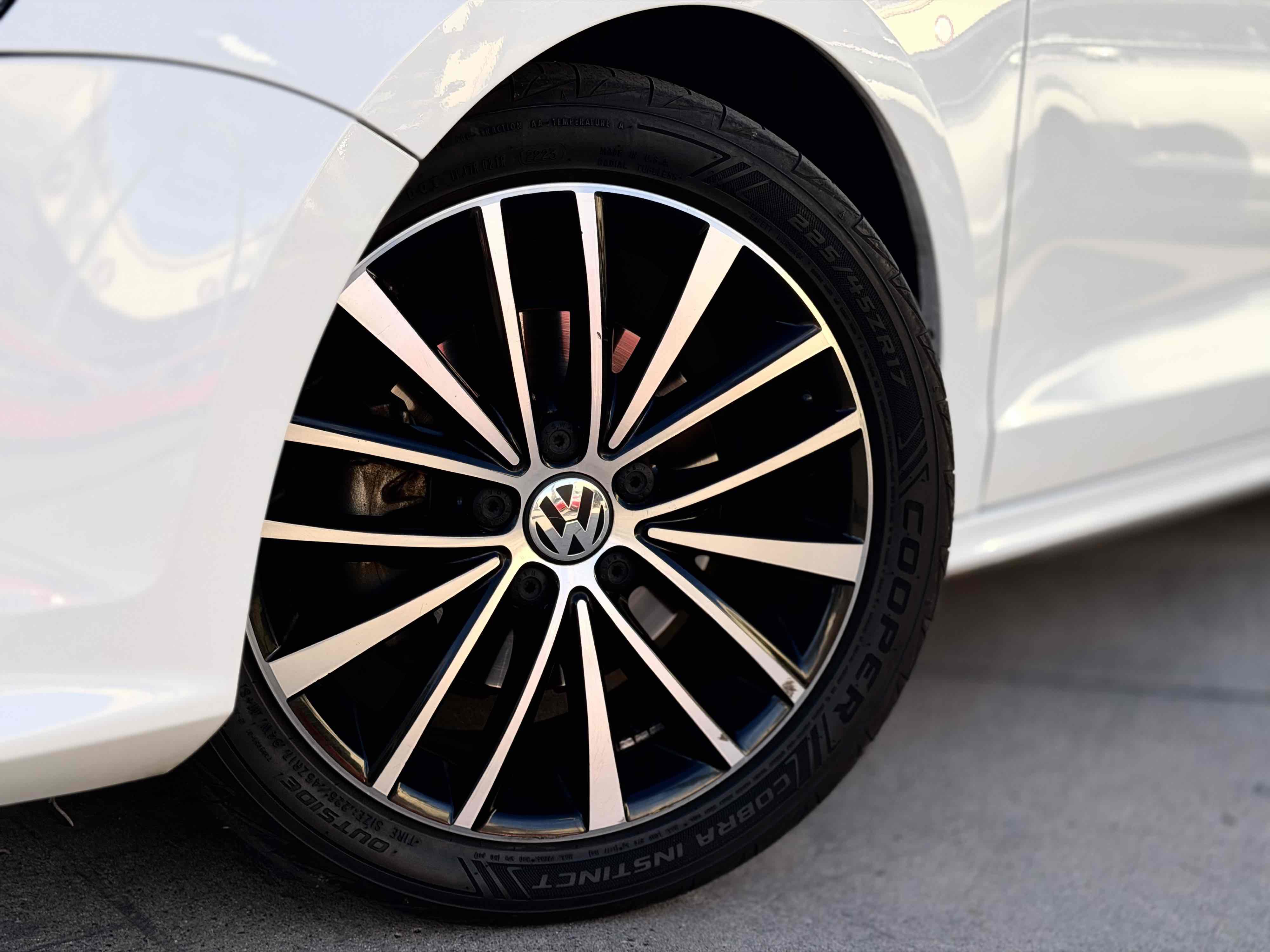 Used 2016 Volkswagen Jetta Sport image 11