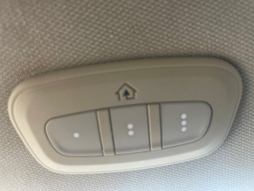 Used 2017 Jeep Cherokee Overland FWD image 27