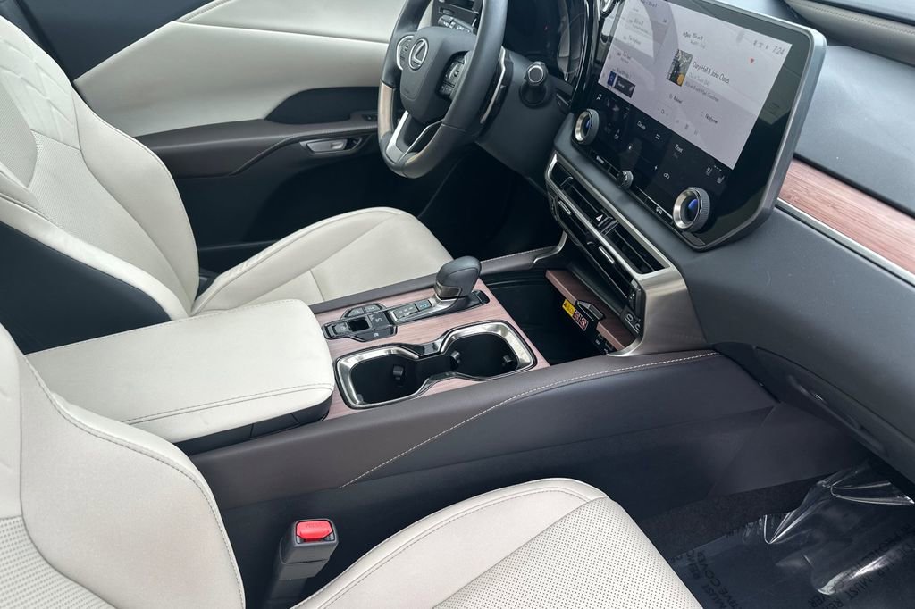 Certified 2023 Lexus RX 350h w/ Accessory Package (Z1) image 16