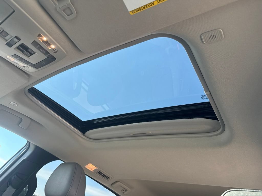Certified 2025 Toyota Sienna XLE w/ XLE Plus Package AWD/4WD image 9