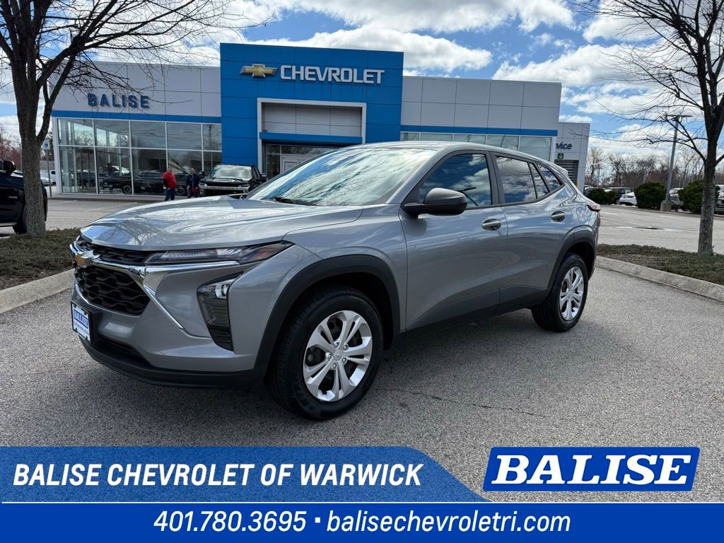 Used 2024 Chevrolet Trax LS FWD image 1