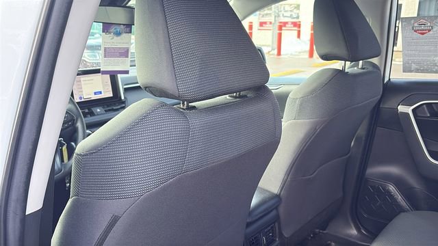 Used 2023 Toyota RAV4 LE image 20