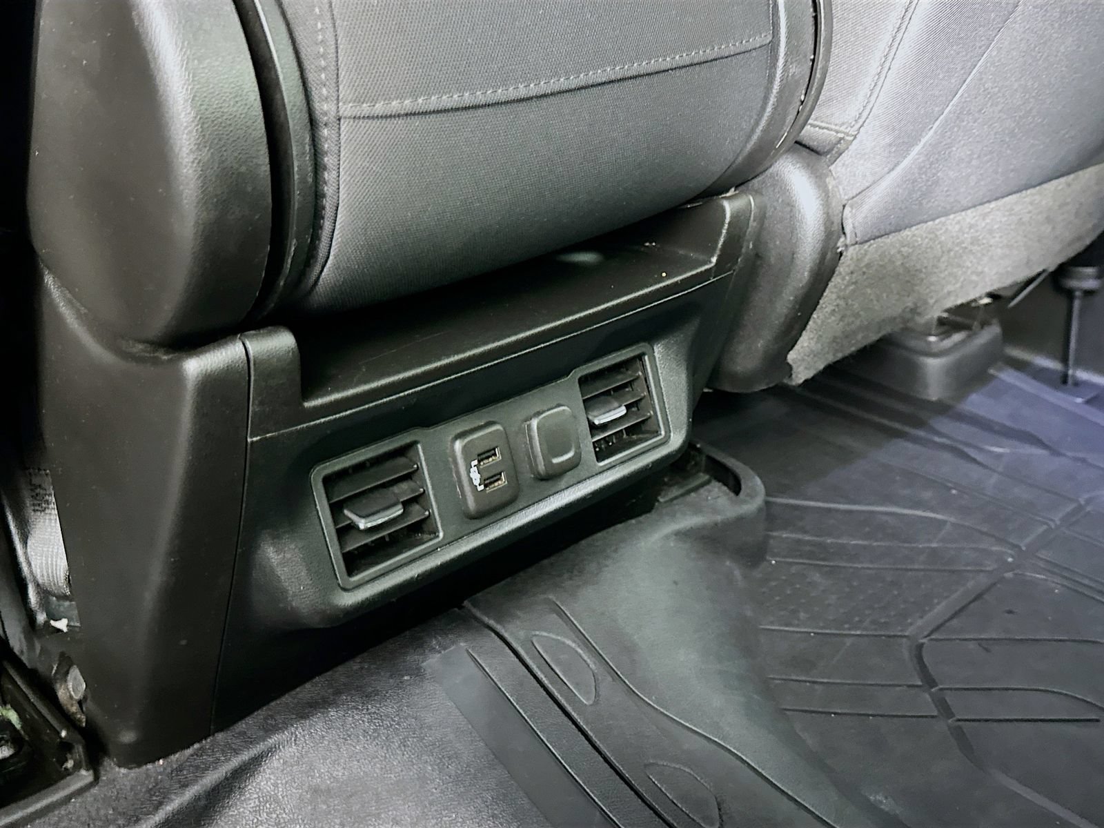 Used 2019 Chevrolet Silverado 1500 LT Trail Boss w/ Convenience Package AWD/4WD image 26