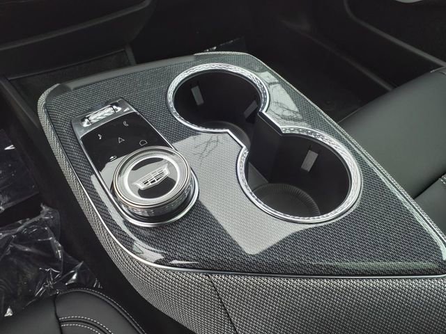 New 2025 Cadillac Optiq Luxury 1 image 29