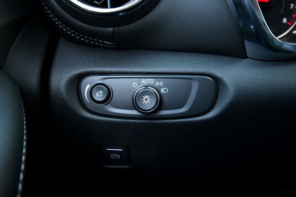 Certified 2024 Chevrolet Blazer LT w/ Convenience Package image 18