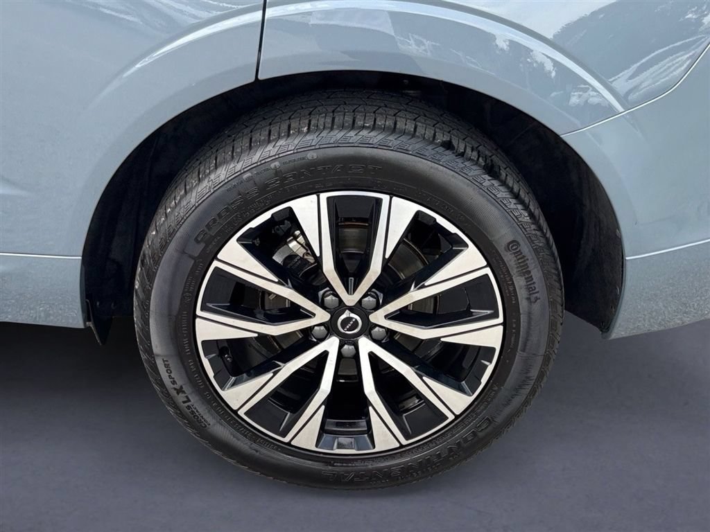 Used 2024 Volvo XC60 B5 Plus AWD/4WD image 9