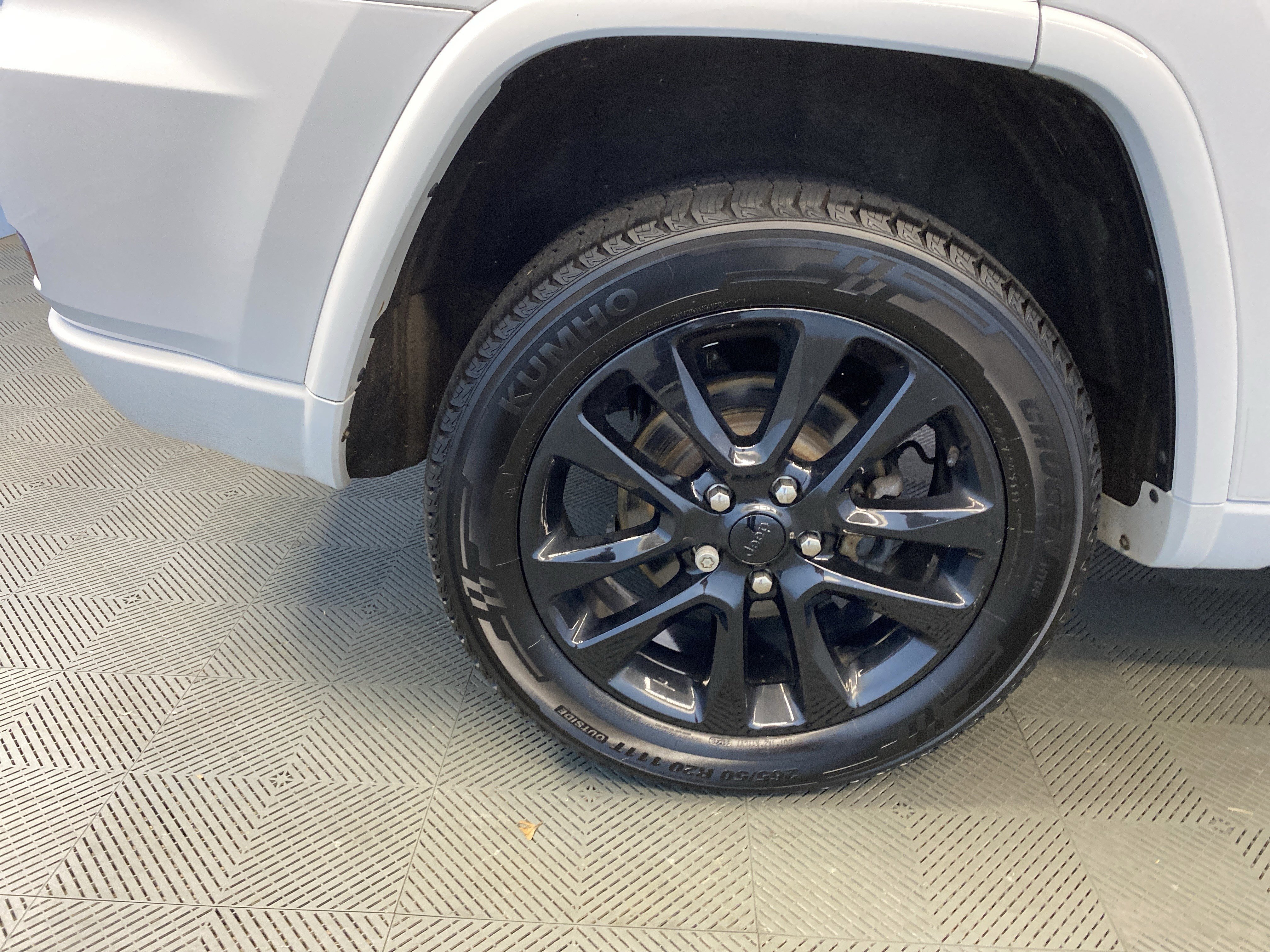 Certified 2020 Jeep Grand Cherokee Altitude image 38