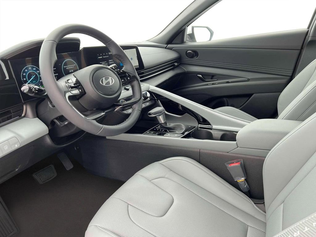 New 2025 Hyundai Elantra Limited image 14