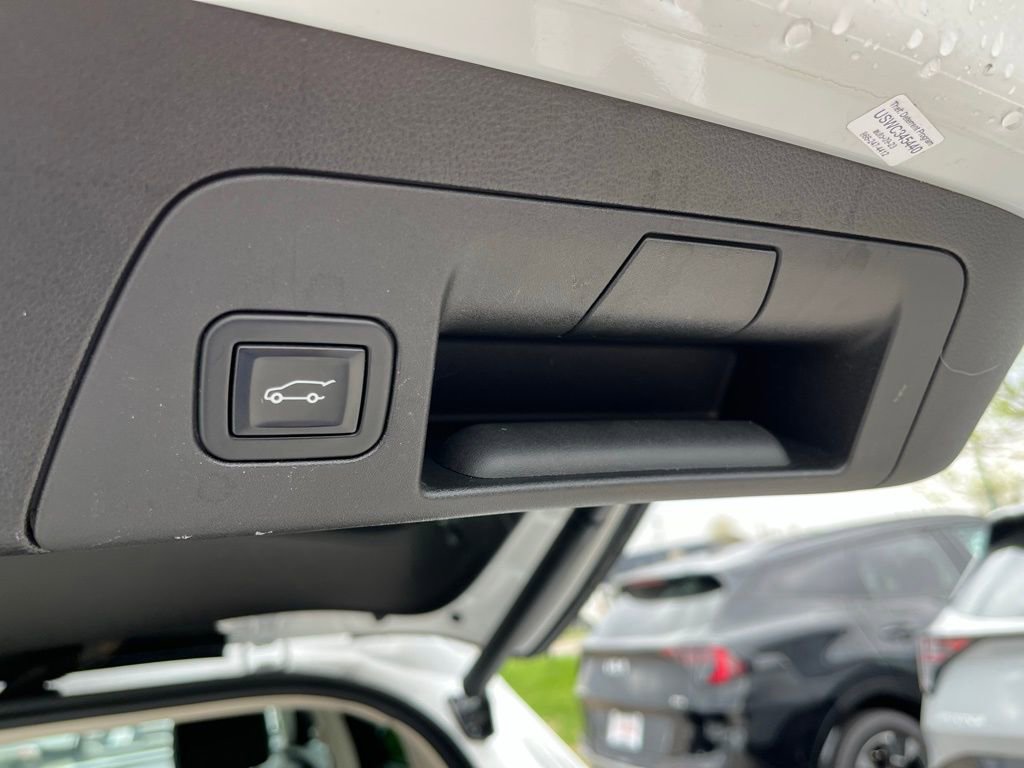 Used 2021 Buick Envision Essence w/ Sport Touring Package image 31