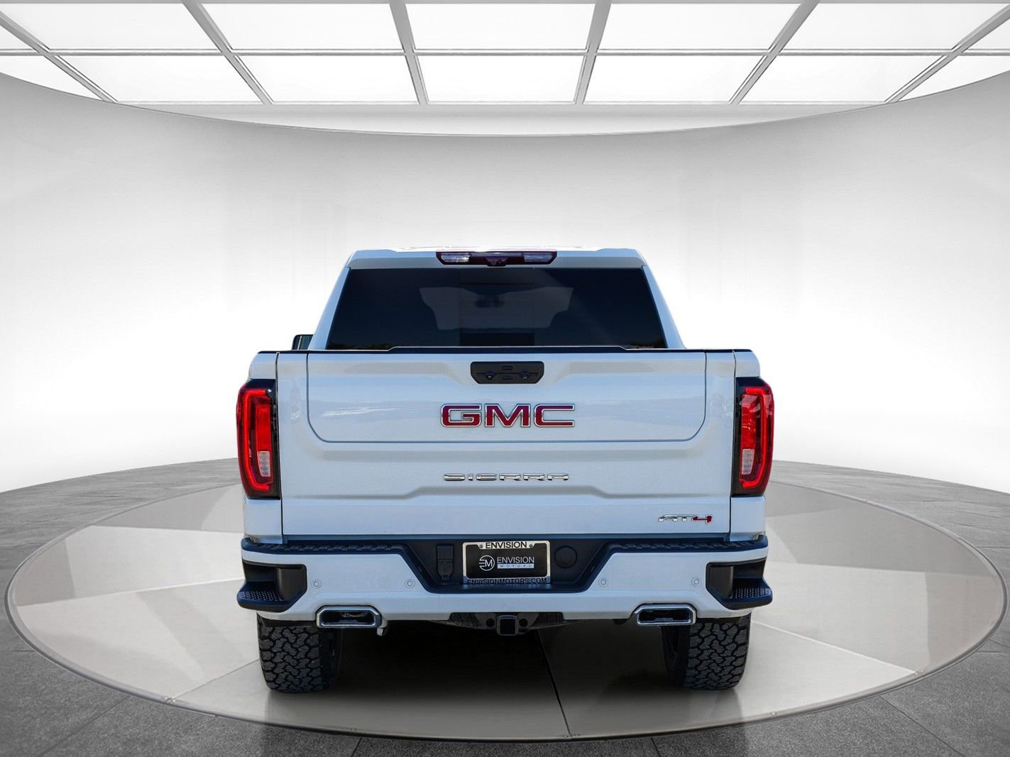 Used 2024 GMC Sierra 1500 AT4 w/ Technology Package AWD/4WD image 3