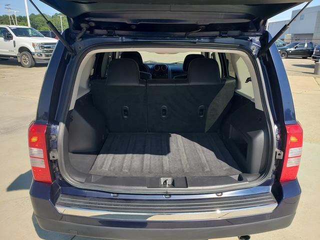 Used 2016 Jeep Patriot High Altitude AWD/4WD image 6