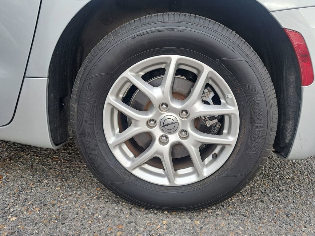 Used 2023 Chrysler Voyager LX image 24