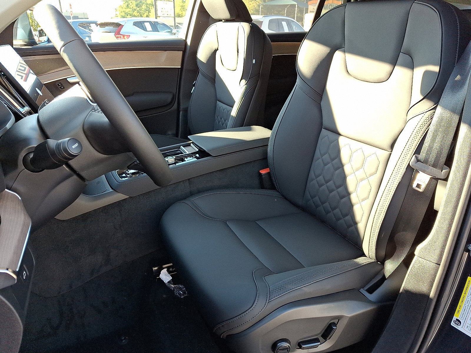 New 2026 Volvo XC90 B5 Plus image 8