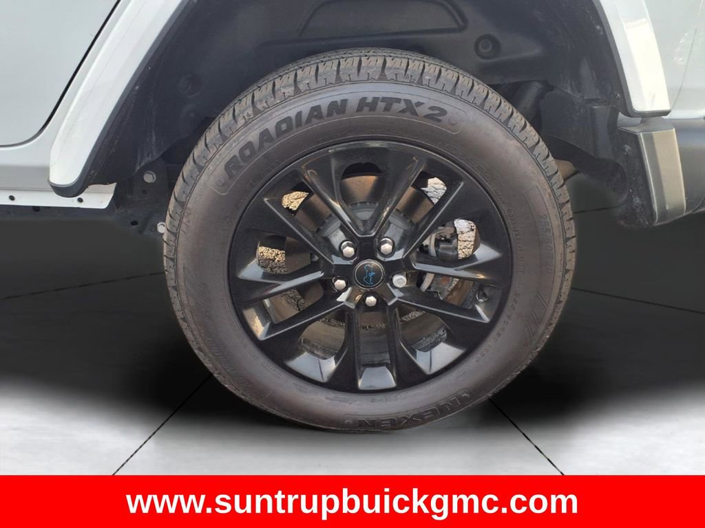 Used 2024 Jeep Wrangler Unlimited Sahara image 32