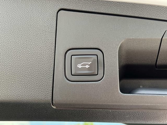 Certified 2024 Cadillac XT4 Premium Luxury AWD/4WD image 11