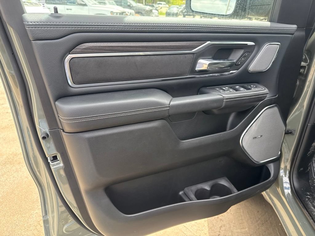 New 2026 RAM 1500 Laramie AWD/4WD image 18