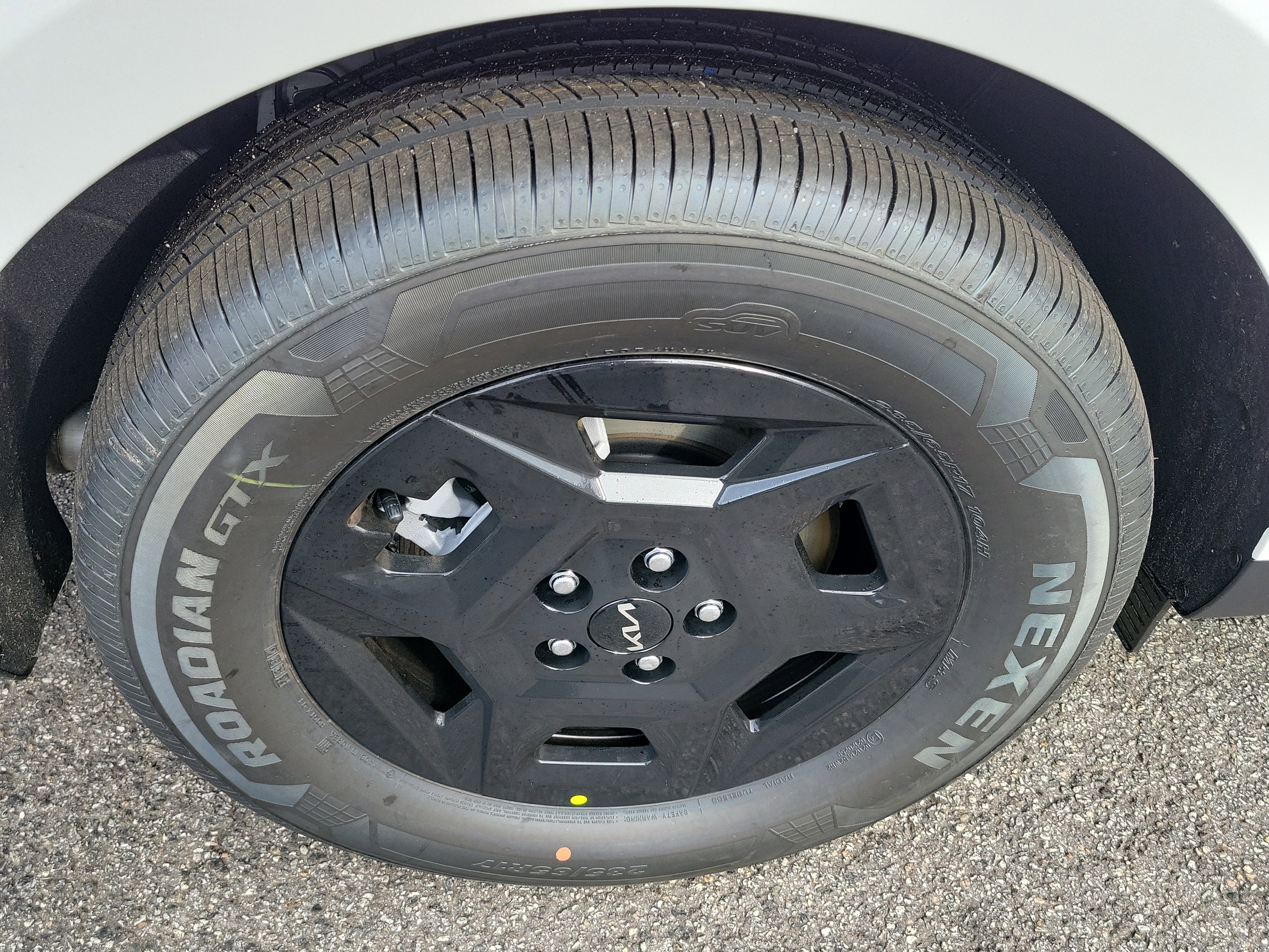 New 2026 Kia Carnival LX image 7