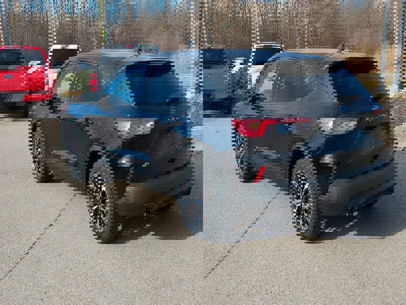 Used 2021 Ford Escape SE w/ SE Sport Appearance Package image 6