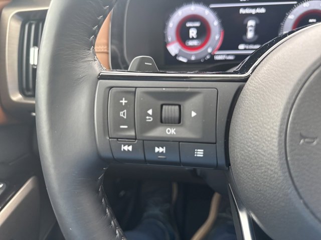 Used 2024 Nissan Pathfinder Platinum w/ Black Appearance Package image 18