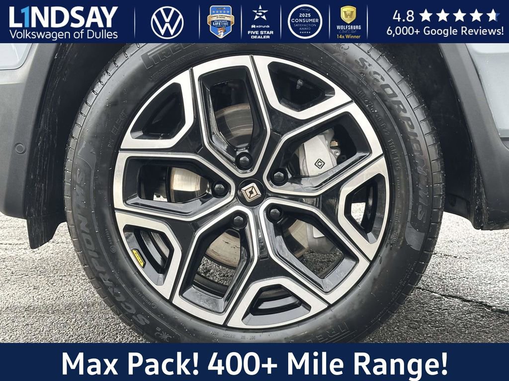 Used 2025 Rivian R1S Adventure image 8