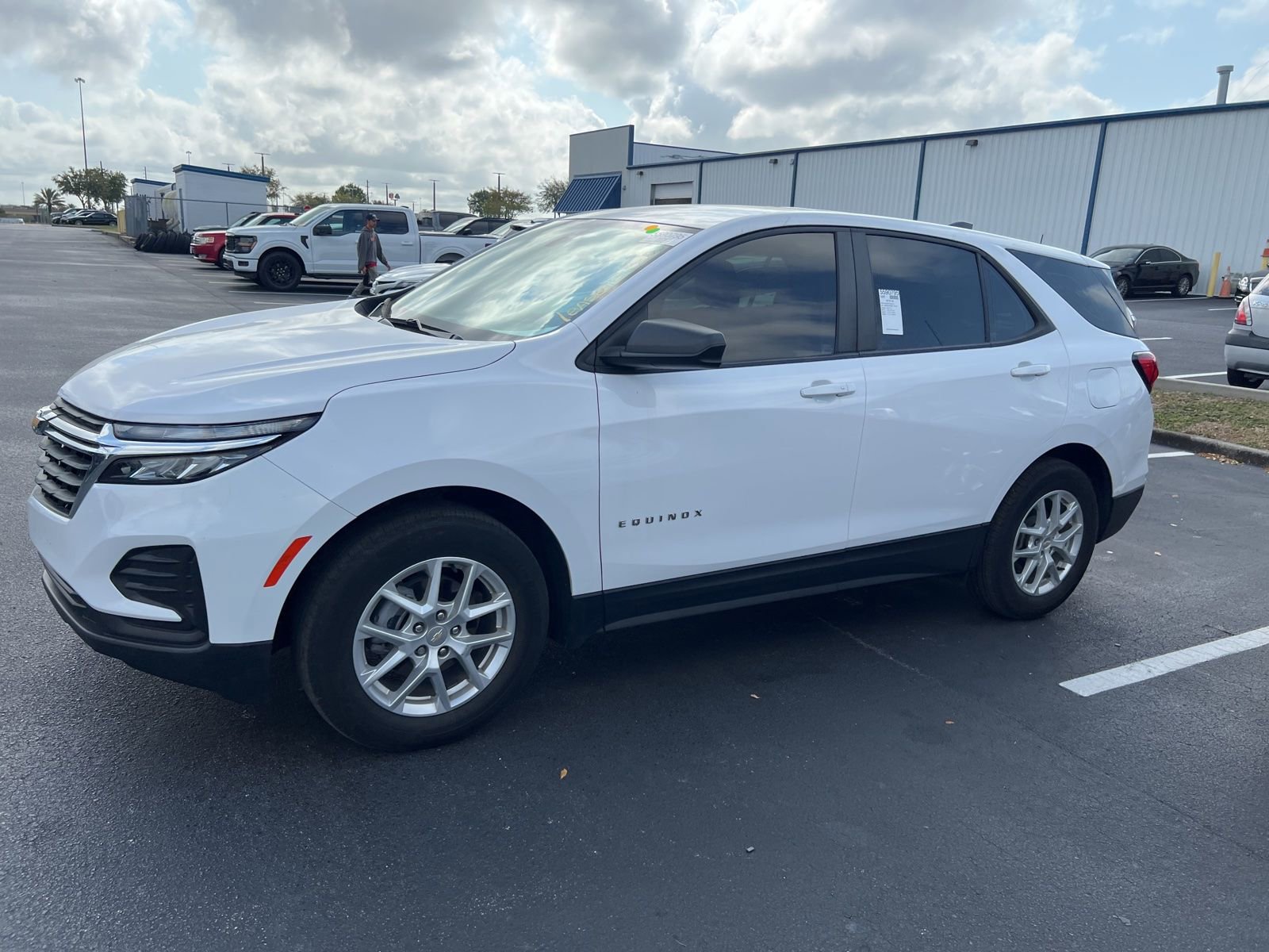 Used 2024 Chevrolet Equinox LS image 9