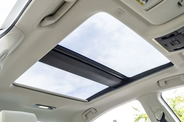 Used 2024 Lexus ES 350 Luxury image 13