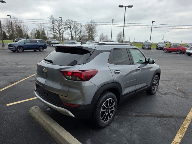 New 2026 Chevrolet TrailBlazer LT w/ LT Cold Weather Package FWD image 9