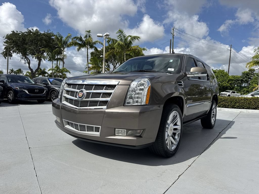 Used 2013 Cadillac Escalade Platinum RWD image 31