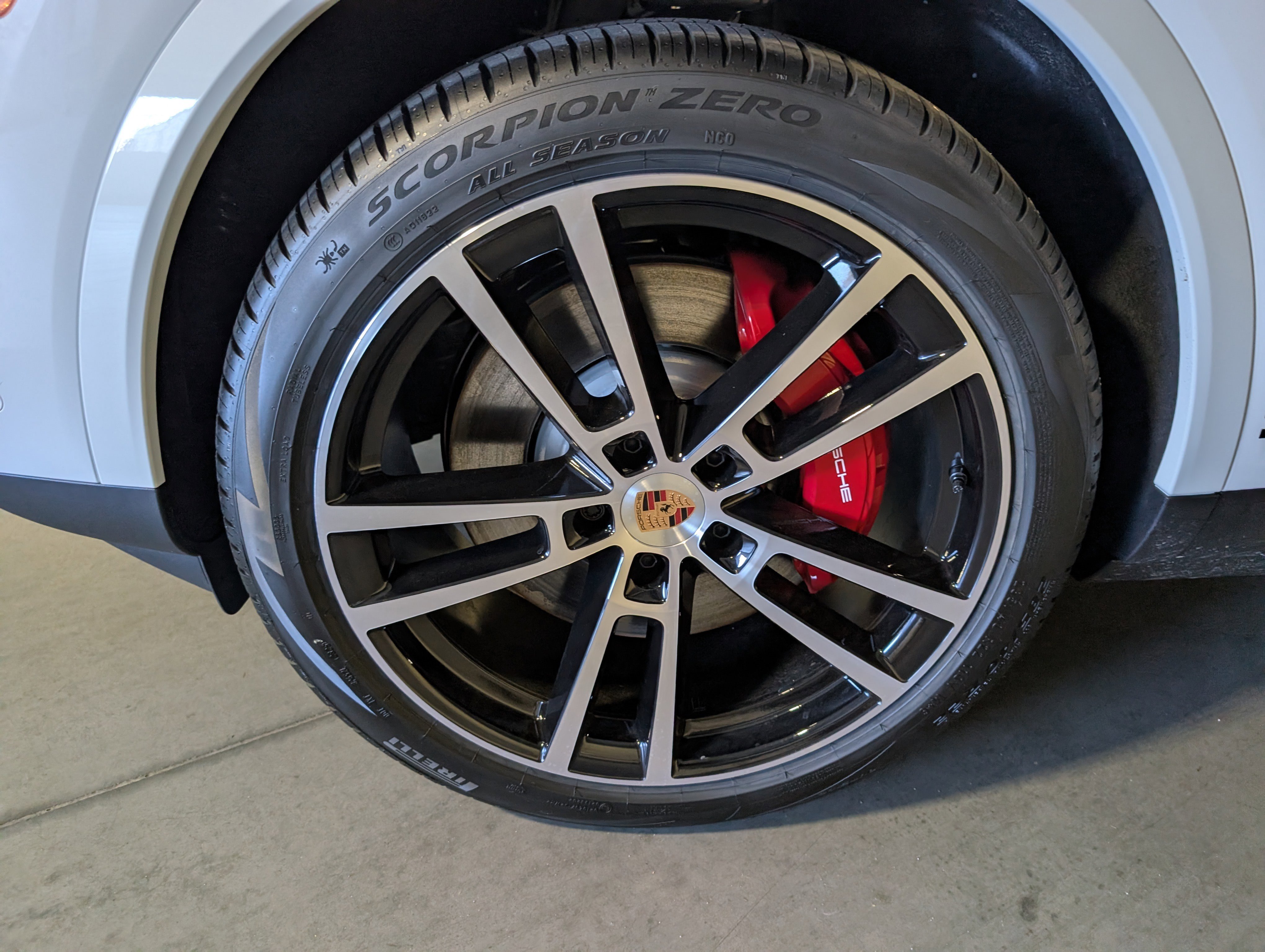 New 2026 Porsche Cayenne S image 13