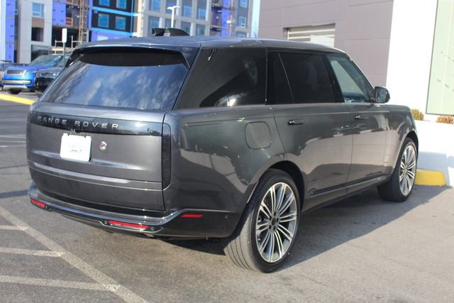New 2026 Land Rover Range Rover Long Wheelbase SE image 2