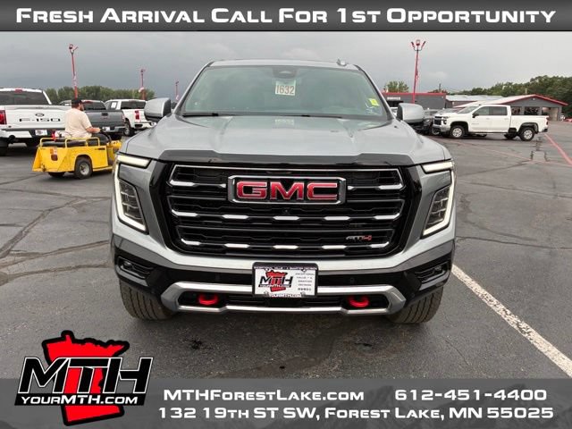 Used 2025 GMC Yukon AT4 AWD/4WD image 3