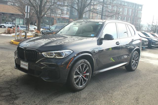 Used 2022 BMW X5 xDrive45e w/ M Sport Package image 4