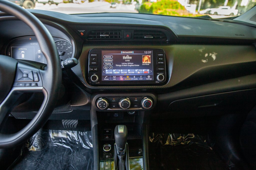 Used 2023 Nissan Kicks SV image 14