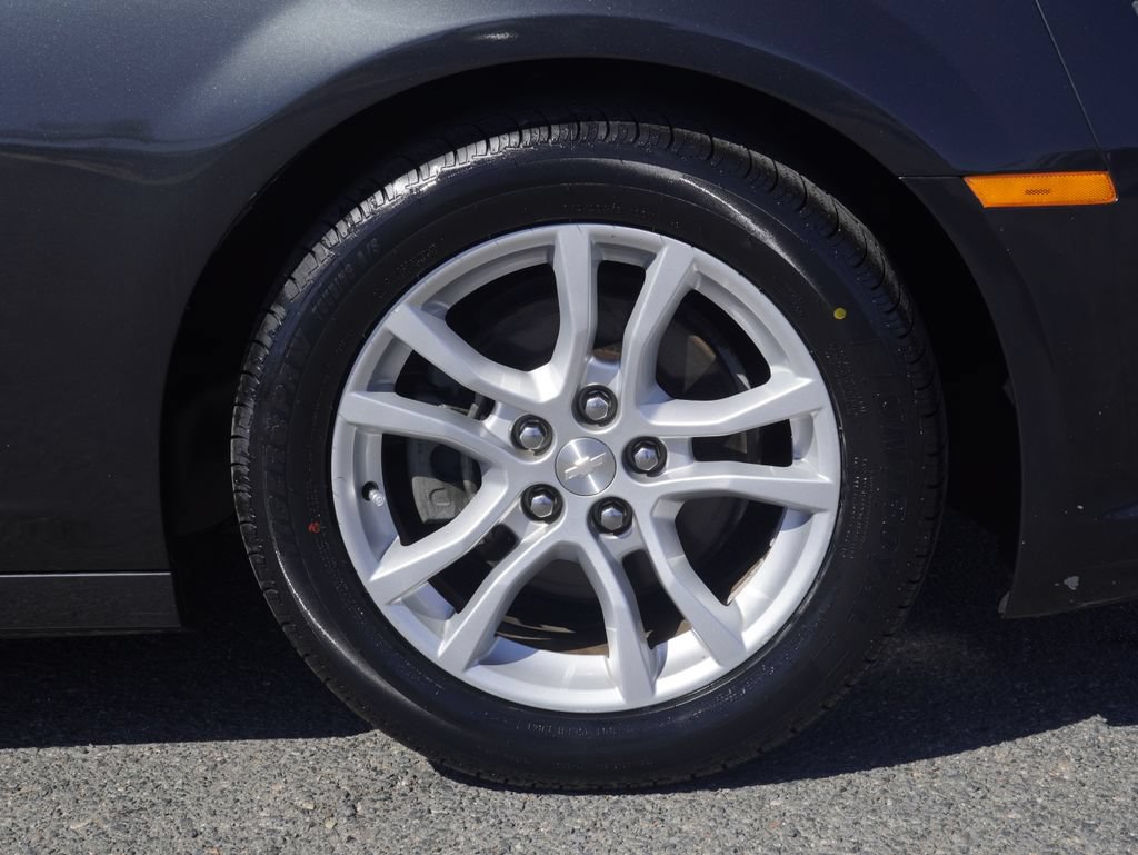 Used 2015 Chevrolet Camaro LS RWD image 10