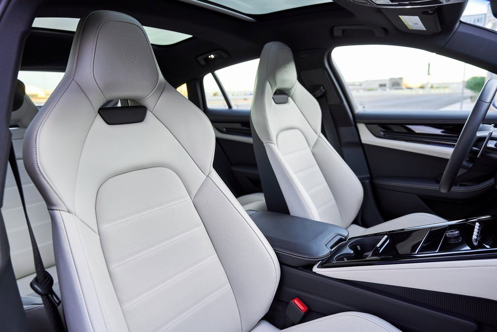 Used 2025 Porsche Panamera 4 w/ Premium Package image 46