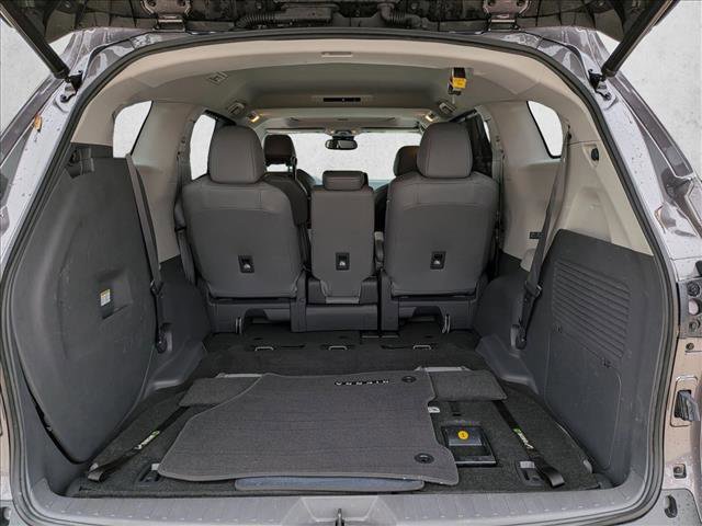 Certified 2021 Toyota Sienna XLE image 6