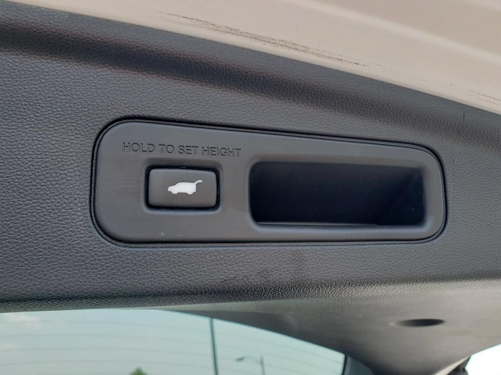 Certified 2024 Acura MDX SH-AWD w/ Technology Package image 9