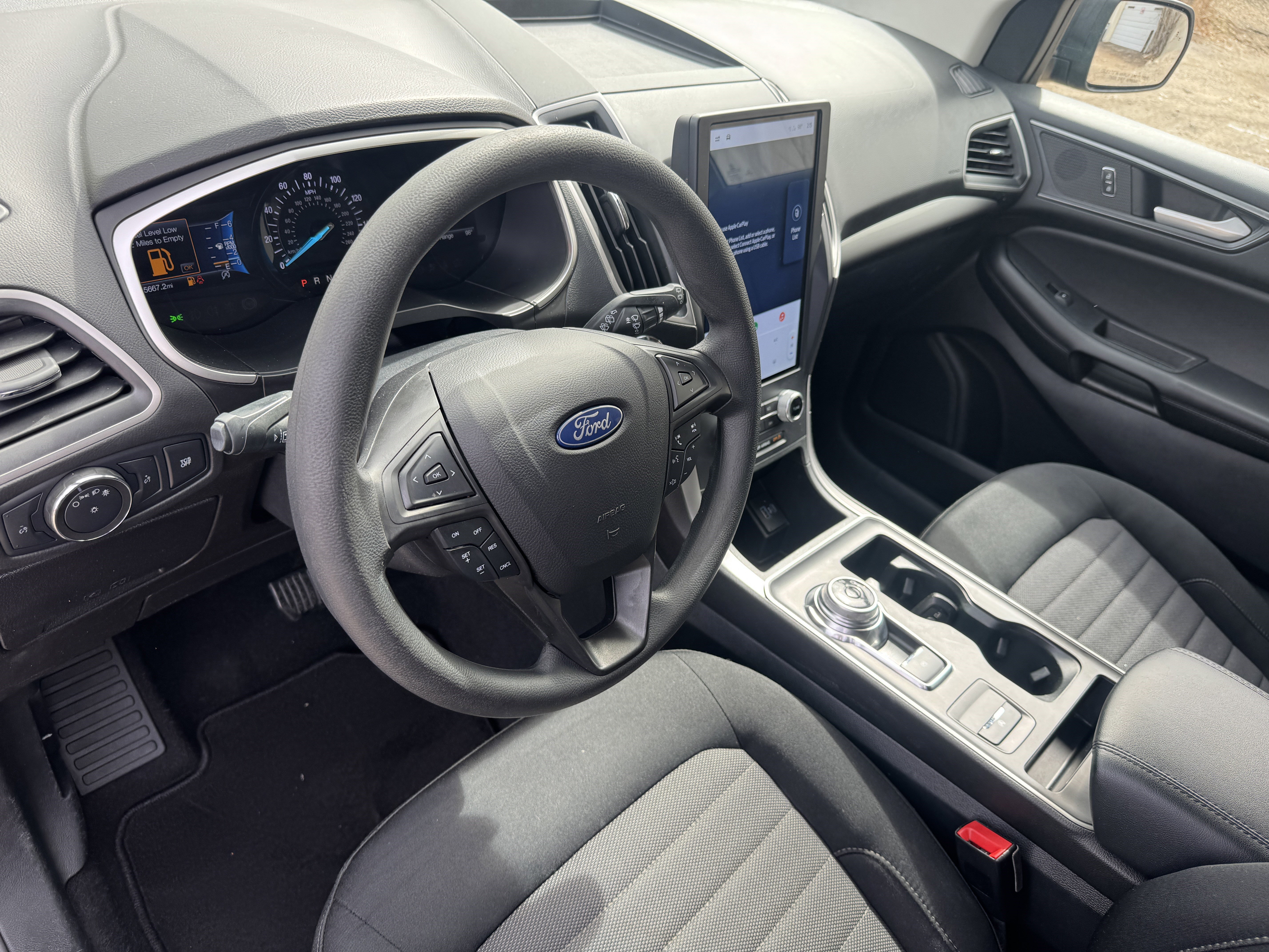 Used 2021 Ford Edge SE image 11