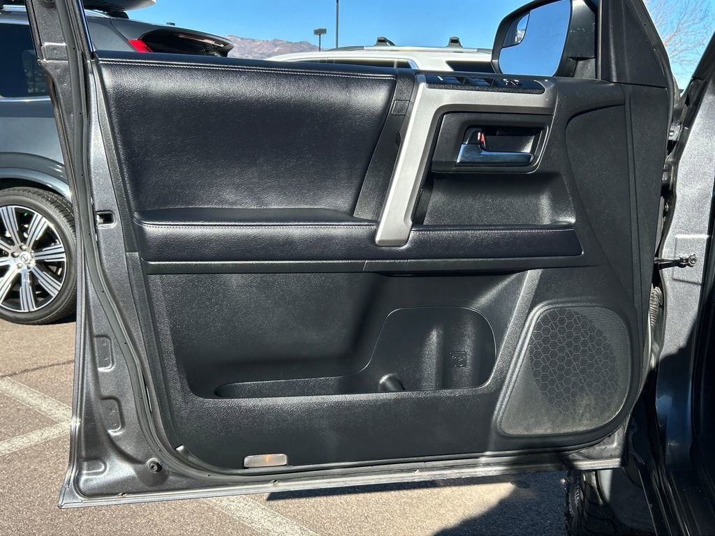 Used 2019 Toyota 4Runner SR5 Premium image 10