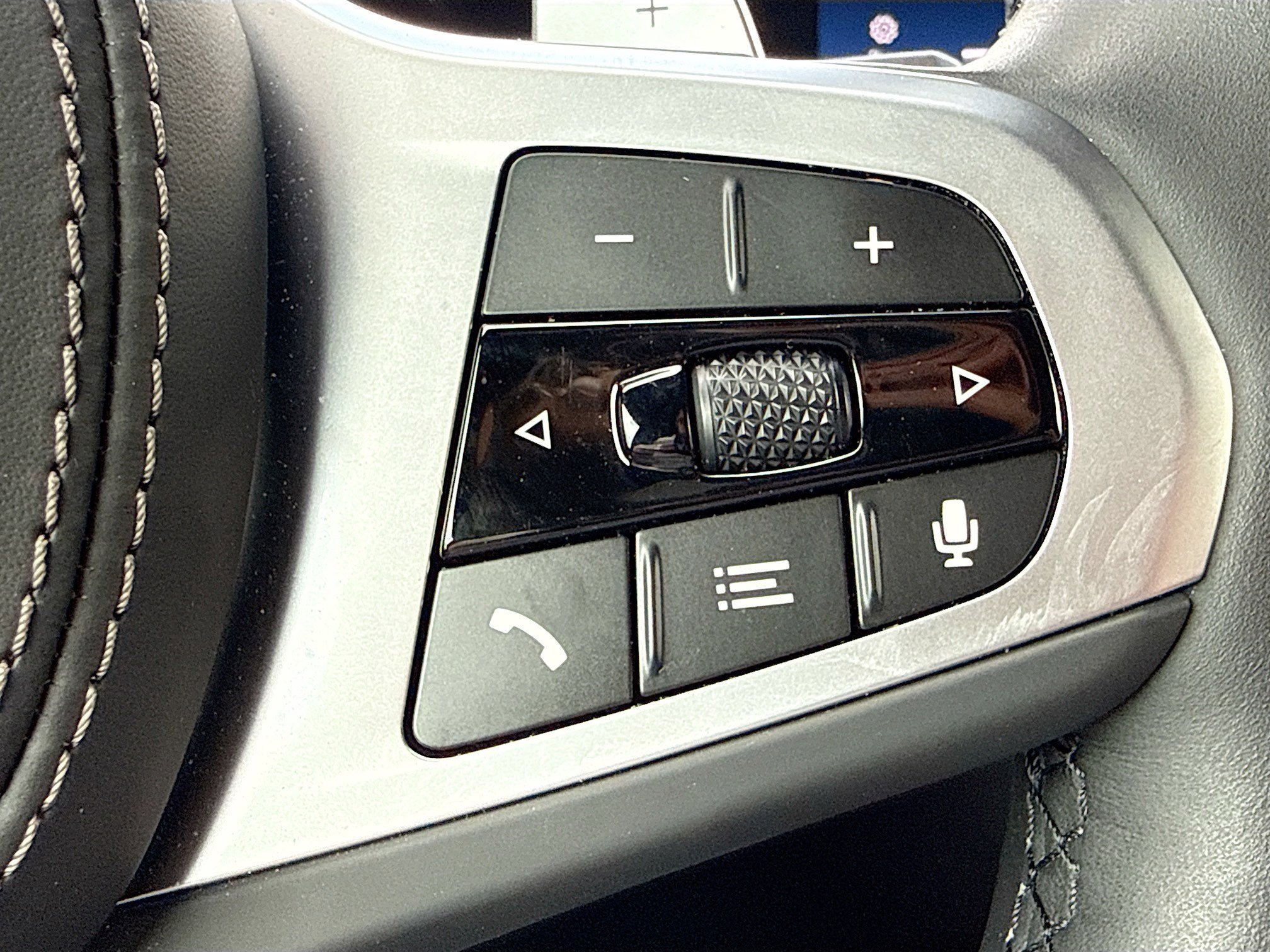 Used 2026 BMW X6 xDrive40i image 38