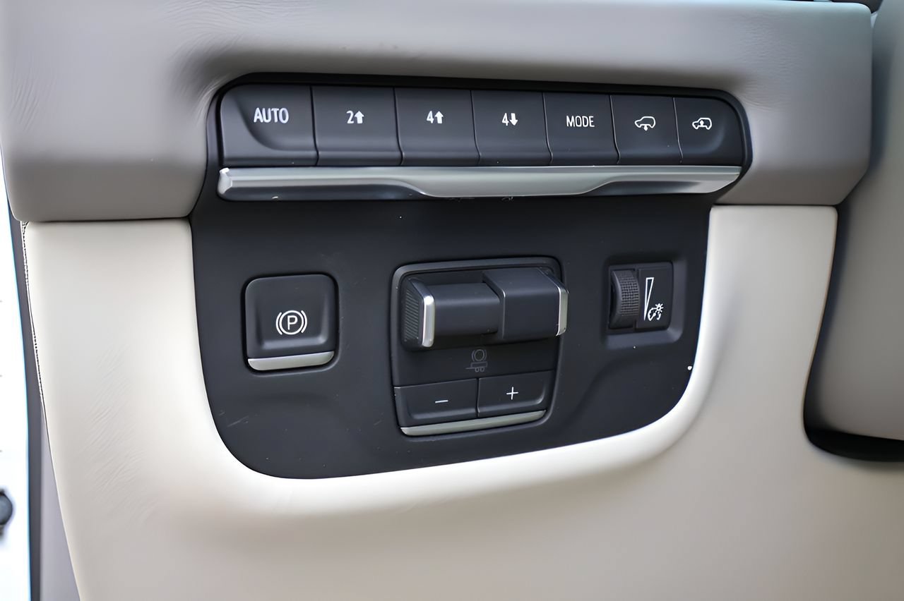 Certified 2025 Cadillac Escalade Sport Platinum AWD/4WD image 23