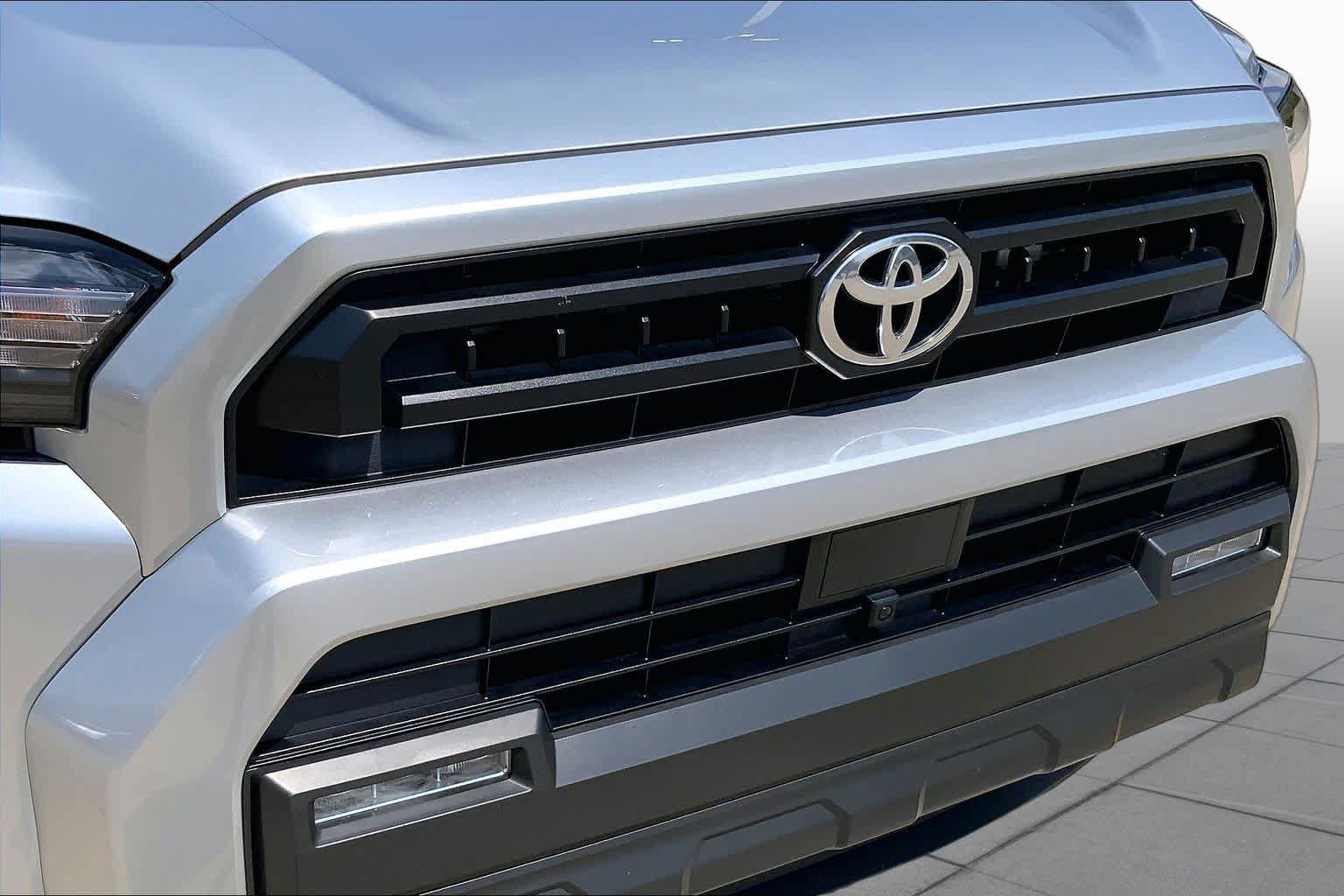 Used 2026 Toyota 4Runner SR5 AWD/4WD image 31
