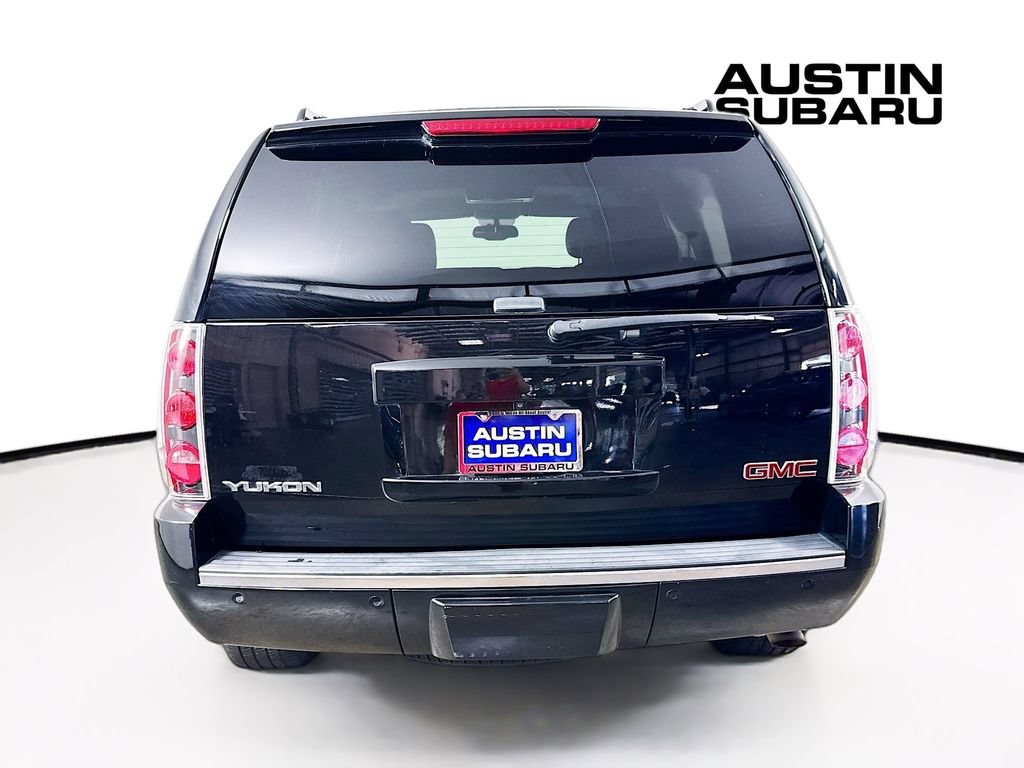 Used 2013 GMC Yukon Denali RWD image 6
