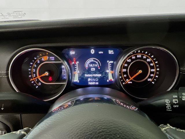 Used 2019 Jeep Wrangler Unlimited Sahara w/ Dual Top Group AWD/4WD image 14