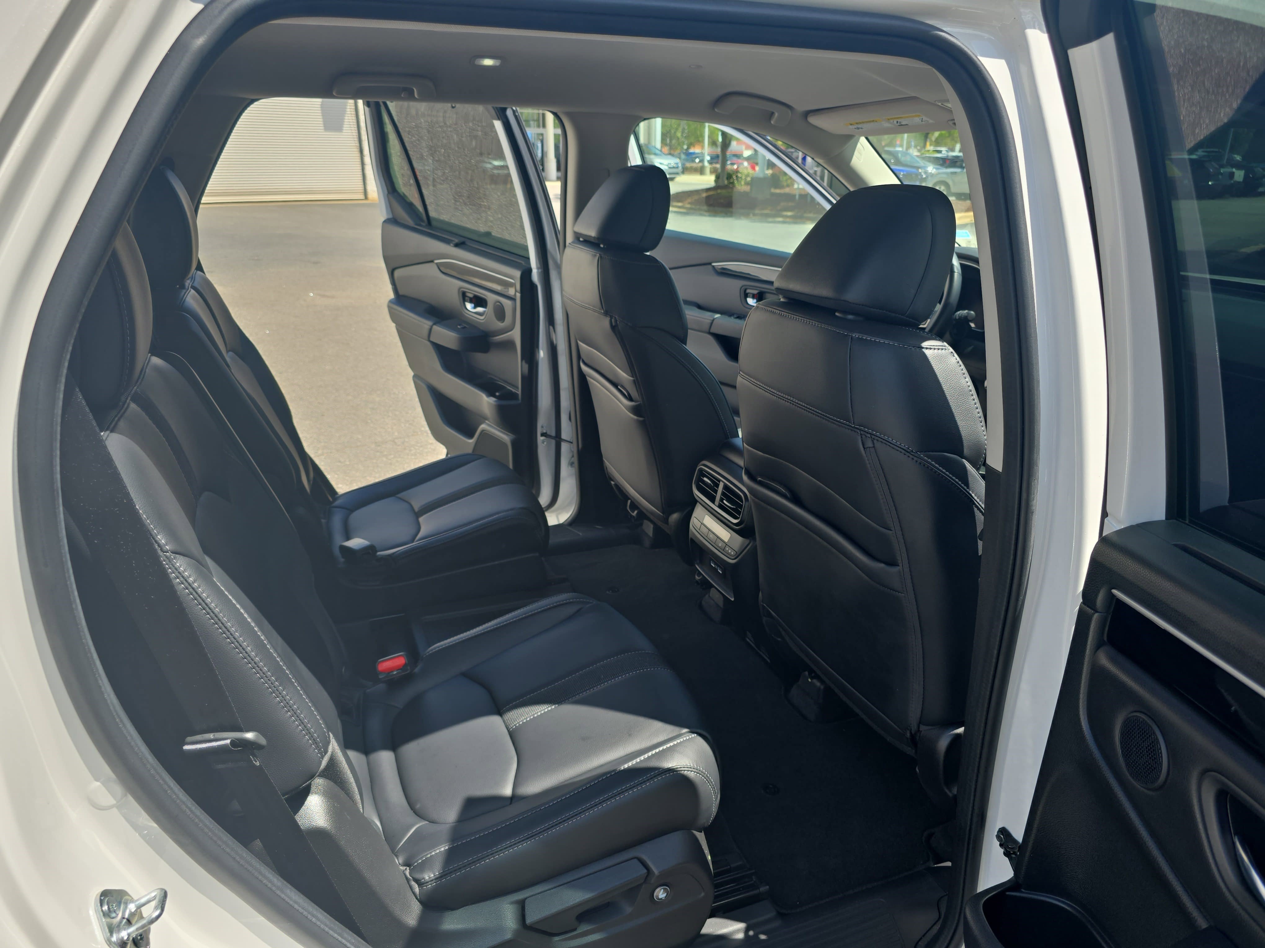 Used 2023 Honda Pilot EX-L image 11