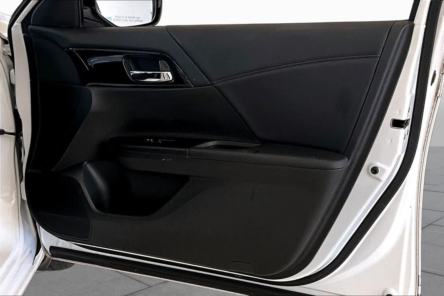 Used 2015 Honda Accord Sport image 21