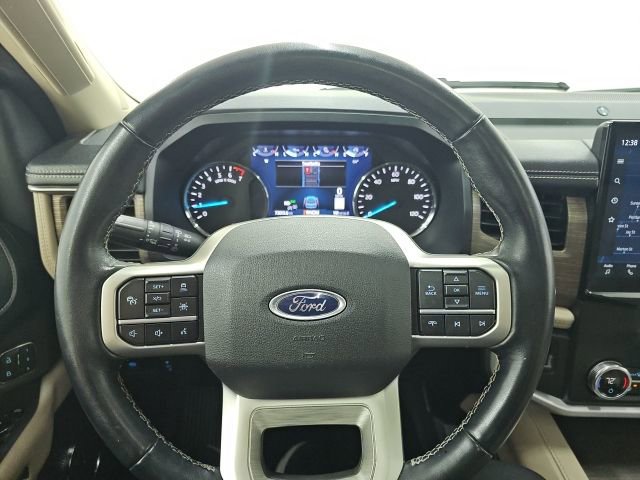 Used 2023 Ford Expedition Limited image 10