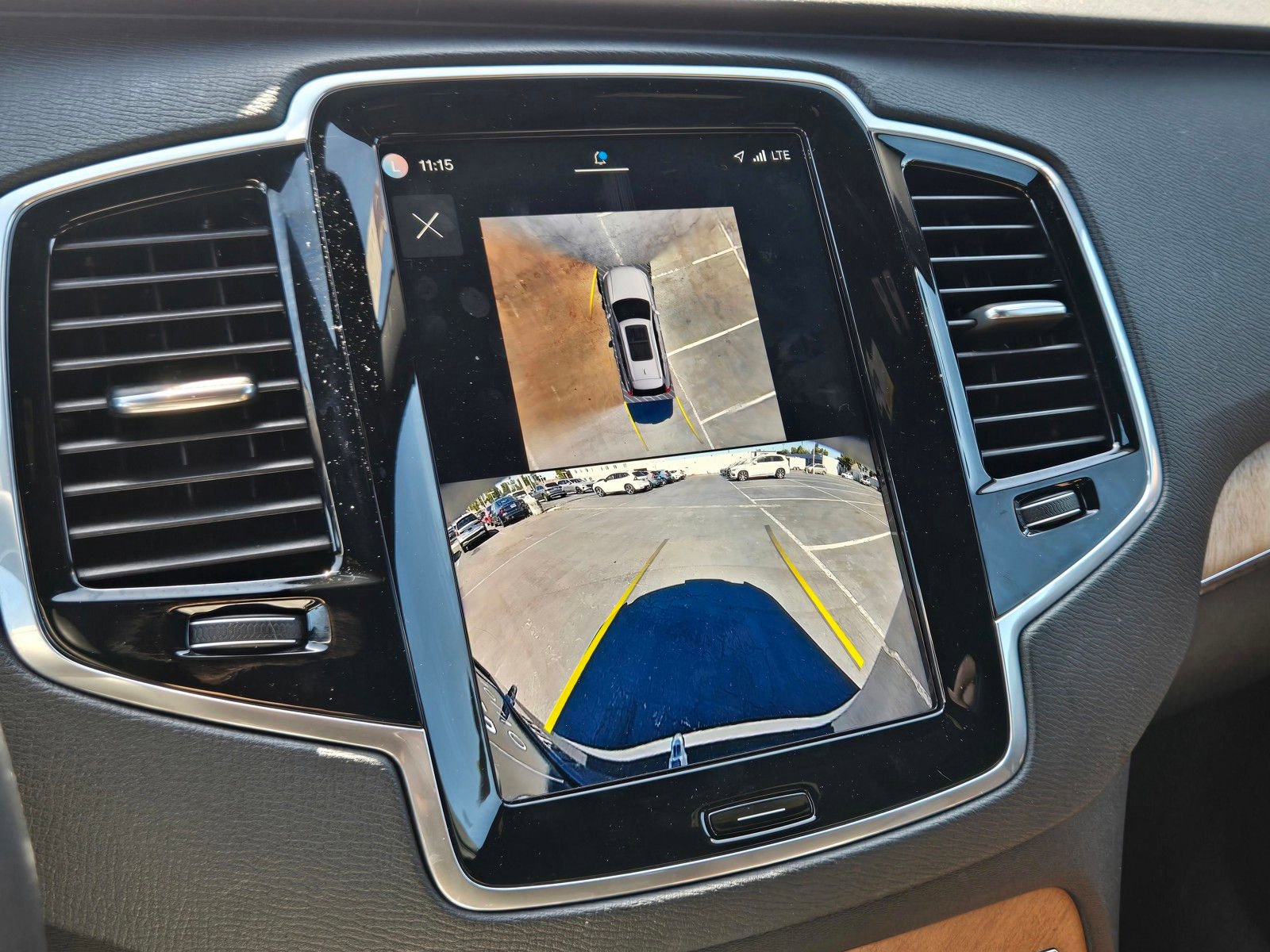 Certified 2024 Volvo XC90 T8 Plus AWD/4WD image 20